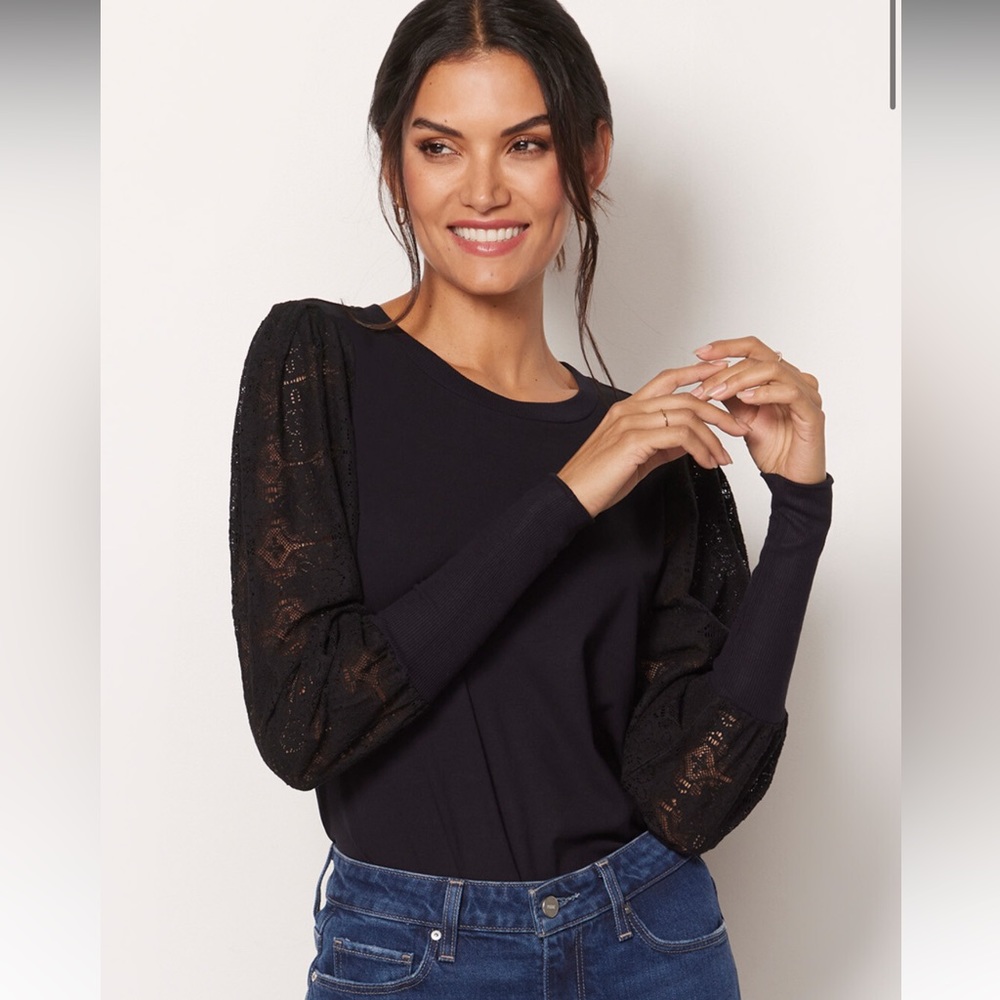 Evereve Kiley Lace Sleeve Top